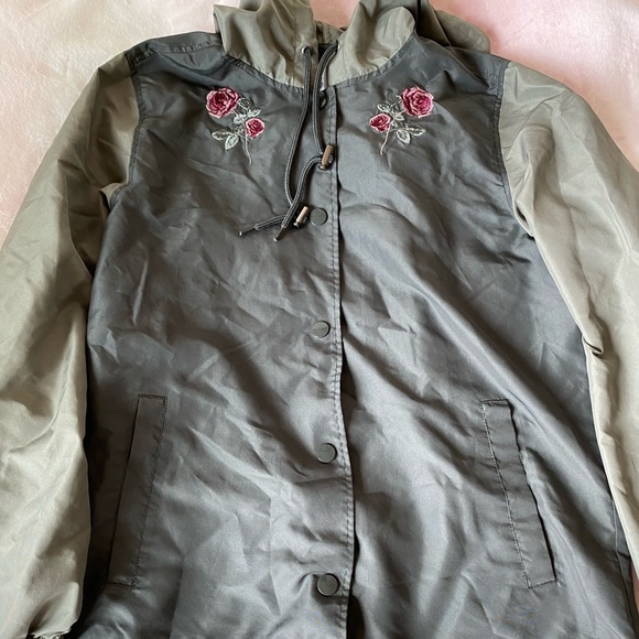 Windbreaker jacket - Picture 5 of 8